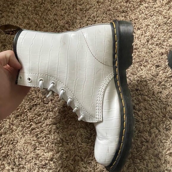 Doc Martens- 1460 W Patent Leather Croc Emboss - Picture 7 of 11